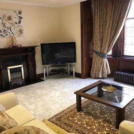 Beautiful 4-Bed Villa In Glasgow Eksteriør billede