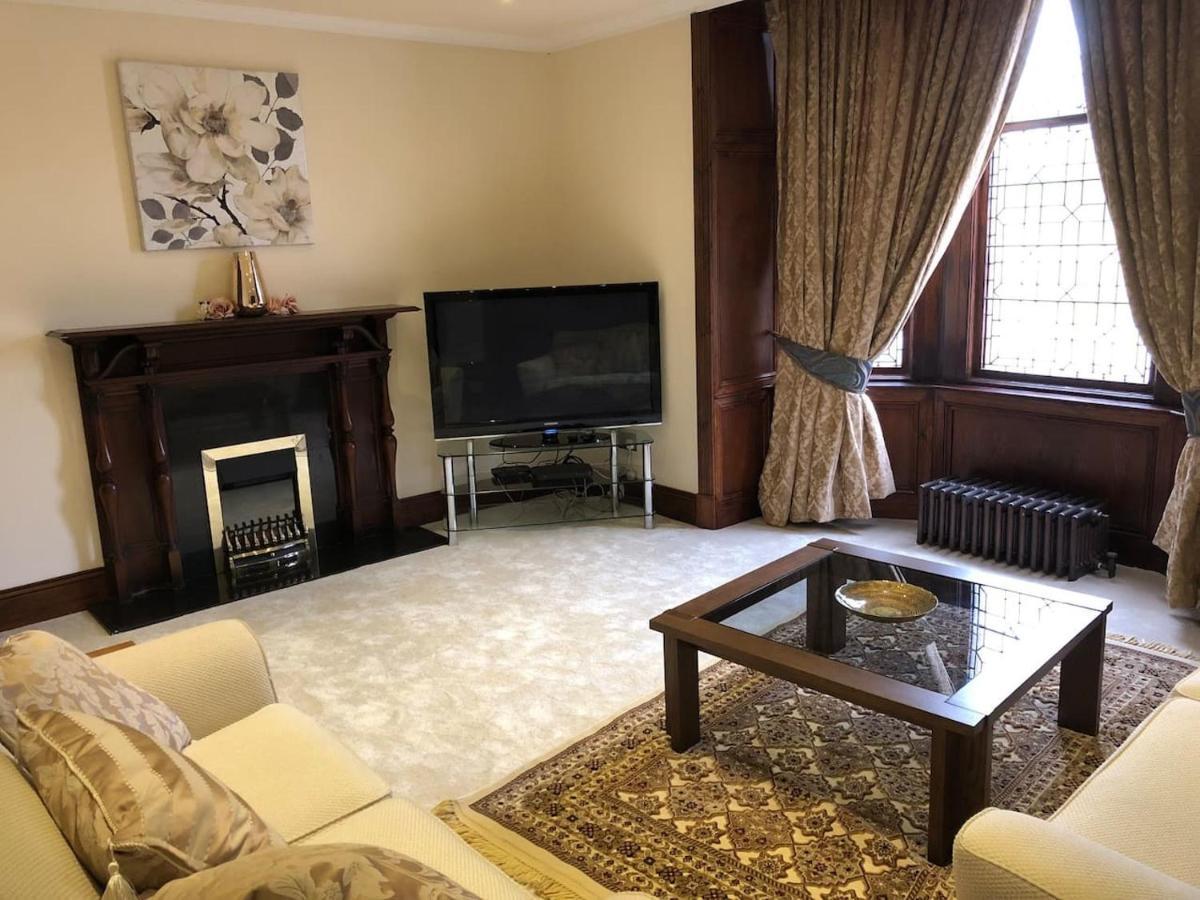 Beautiful 4-Bed Villa In Glasgow Eksteriør billede